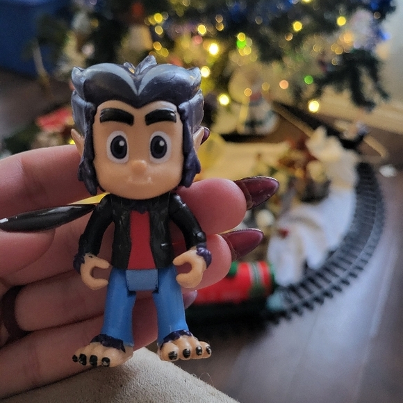 Cute Werewolf Figurine - Picture 1 of 2
